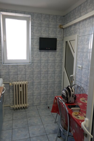 Titan- Camil Ressu, langa metrou, stradal, bloc retras,liniste!