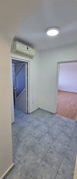 Titan- Camil Ressu, langa metrou, stradal, bloc retras,liniste!